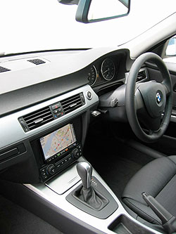 BMWカーナビ取付例